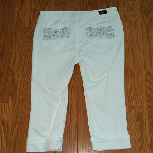 Earl white Capri jeans Sz 6P
 NWOT - Picture 2 of 5